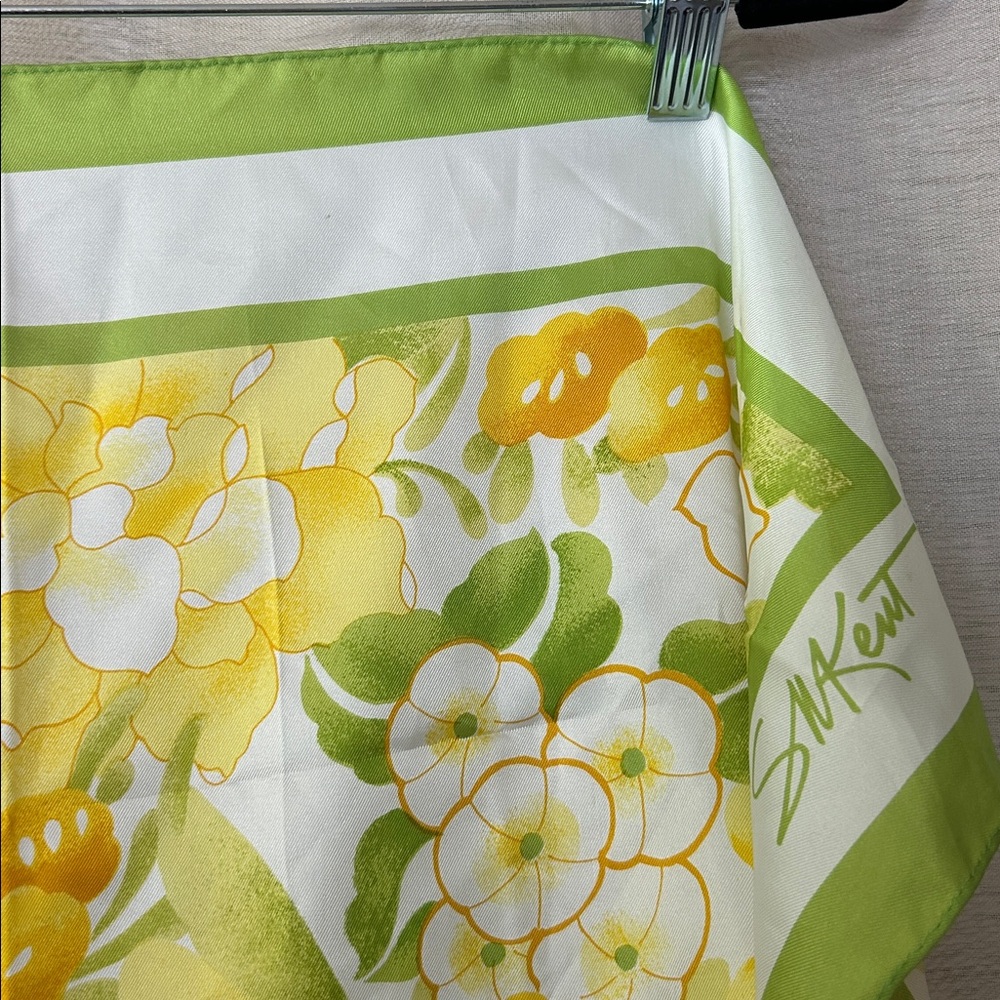 Vintage Avon tulip scarf